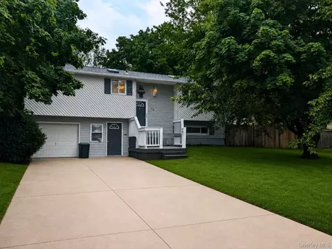 114 Berkeley Ave, Selden, NY 11784