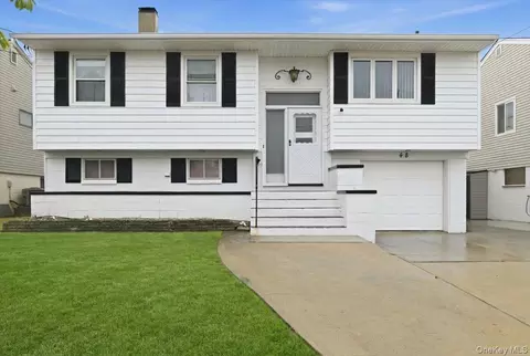48 E 1st St, Freeport, NY 11520