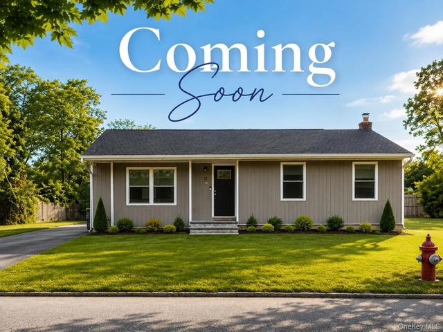 18 Jackson St, South Farmingdale, NY 11735