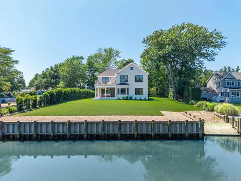 195 Williamsburg Dr, Southold, NY 11971