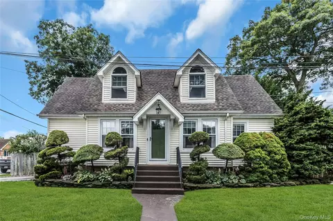 23 Emily Dr, Lake Ronkonkoma, NY 11779
