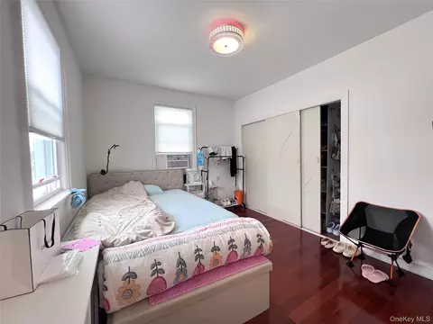 Bedroom - 1531 145th Pl, New York, NY 11357 photo 2 of 9