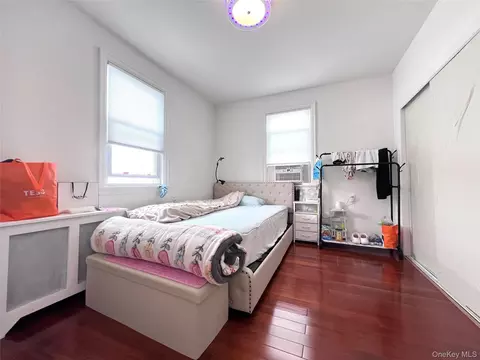 Bedroom - 1531 145th Pl, New York, NY 11357 photo 1 of 9
