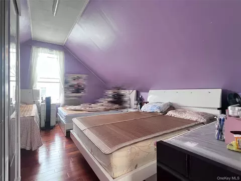 Bedroom - 1531 145th Pl, New York, NY 11357 photo 6 of 9