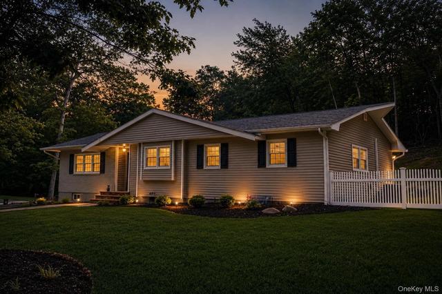1 Gables Blvd, Setauket, NY 11733