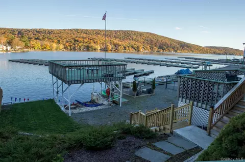 636 Jersey Ave, Greenwood Lake, NY 10925
