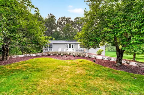 105 Robinhood Ln, Clarkstown, NY 10994