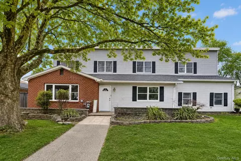55 Picariello Dr, Haverstraw, NY 10927