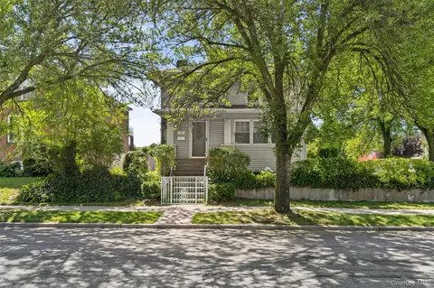 2950 Randall Ave, New York, NY 10465