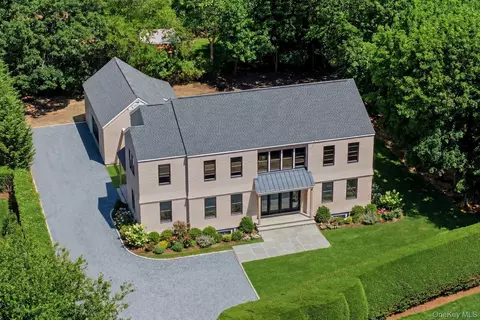 6 Lamb Ave, Quogue, NY 11959