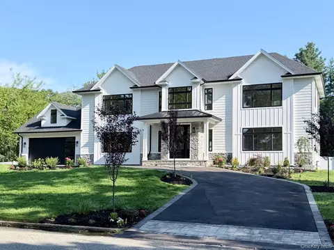 11 Edcris Ln, Huntington, NY 11743