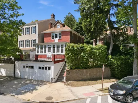 5633 Post Rd, New York, NY 10471