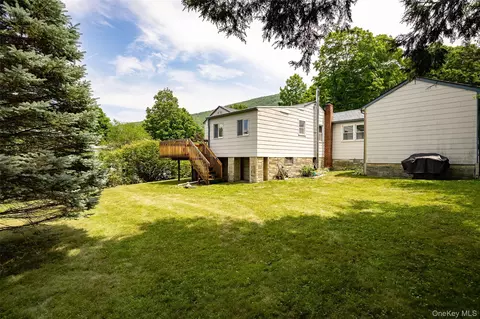 Exterior - 5 Willow Rd, Beacon, NY 12508 photo 6 of 8