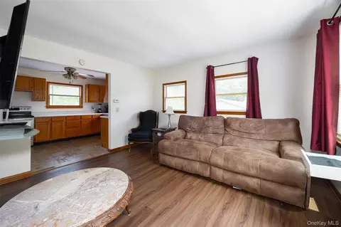 Living - 5 Willow Rd, Beacon, NY 12508 photo 2 of 2