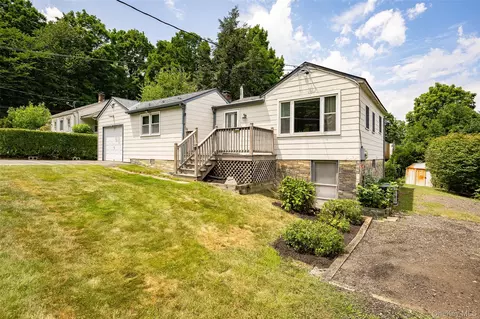 Exterior - 5 Willow Rd, Beacon, NY 12508 photo 2 of 8