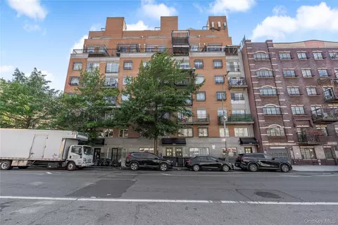 904 Bedford Ave #1A, Brooklyn, NY 11205
