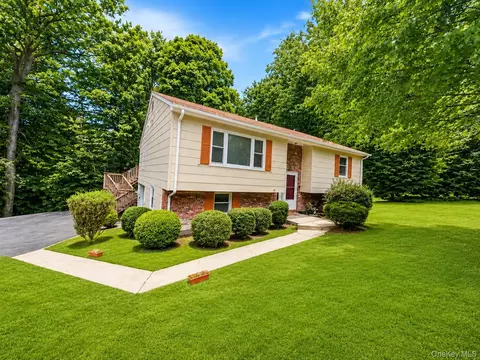 37 Nursery Rd, Tuxedo, NY 10987