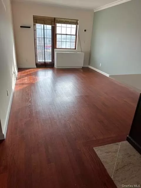 2580 38th St #7, New York, NY 11103