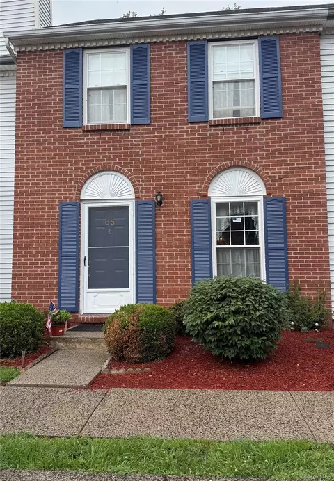 65 Yorkshire Ter, Washingtonville, NY 10992