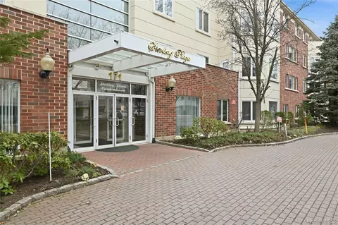 171 Great Neck Rd #3H, North Hempstead, NY 11021
