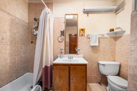 Bath - 601 Knickerbocker Ave, Brooklyn, NY 11221 photo 1 of 3