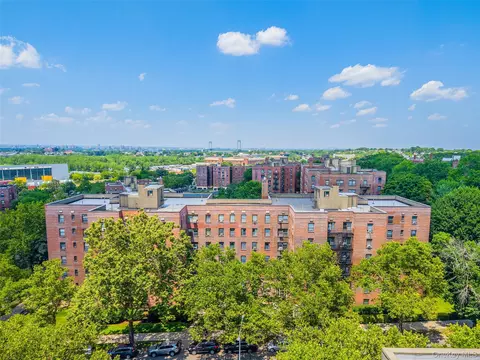 141-09 28th Ave #1A, Flushing, NY 11354