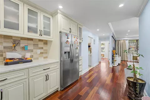 141-09 28th Ave #1A, Flushing, NY 11354