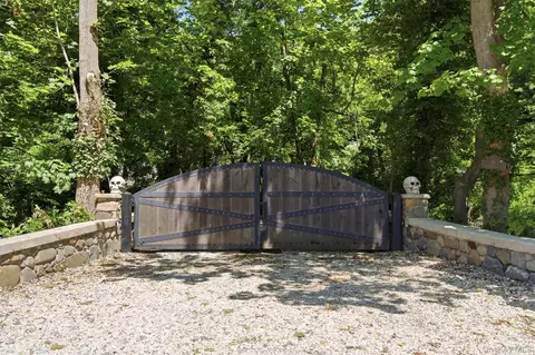 Exterior - 36 Spring St, Cold Spring Harbor, NY 11724 photo 8 of 8