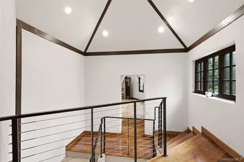 Entry Way - 36 Spring St, Cold Spring Harbor, NY 11724 photo 5 of 6