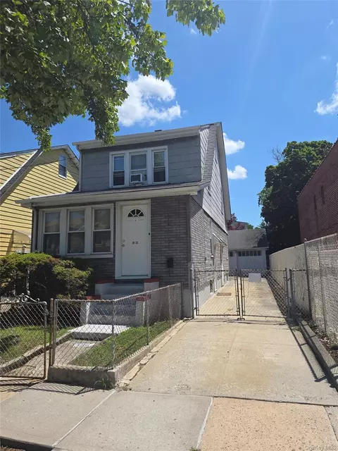 5933 159th St, New York, NY 11365