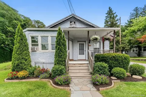 378 E Main St, Yorktown, NY 10535
