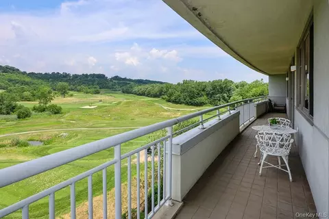 100 Harborview Dr #301, North Hempstead, NY 11050
