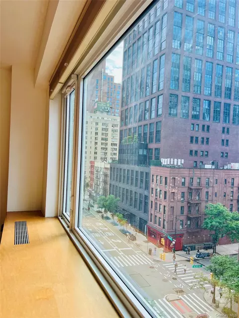 411 E 53rd St #8L, New York, NY 10022