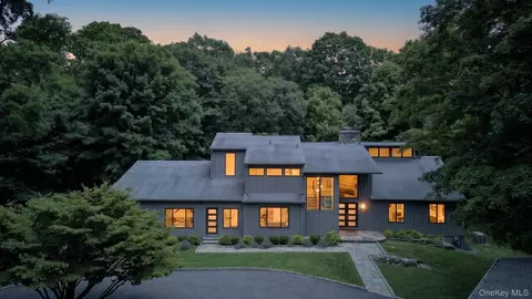 230 E Middle Patent Rd, Bedford, NY 10506