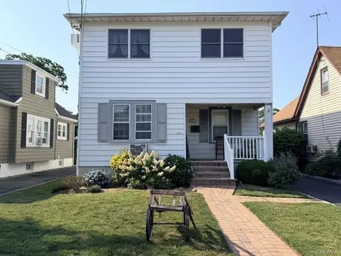 2851 Wilson Ave, Bellmore, NY 11710