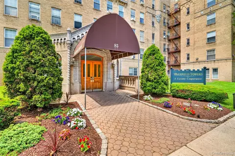 85 Bronx River Rd #4A, Yonkers, NY 10704