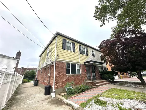 4744 199th St, Flushing, NY 11358