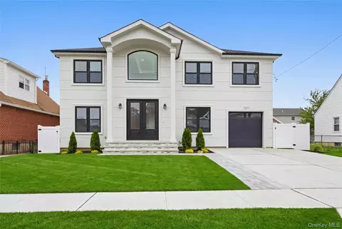 1104 Washington Ave, North Hempstead, NY 11590