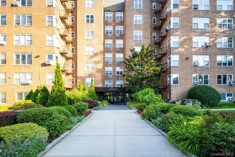 18-70 211th St #1B, New York, NY 11360