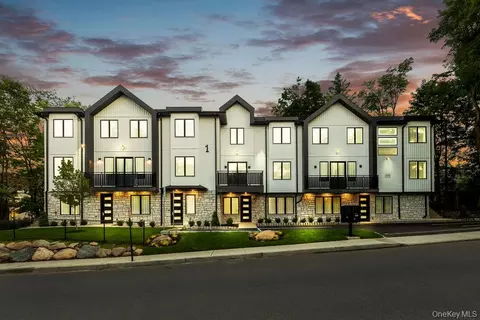 1 Homestead #202, Ramapo, NY 10952