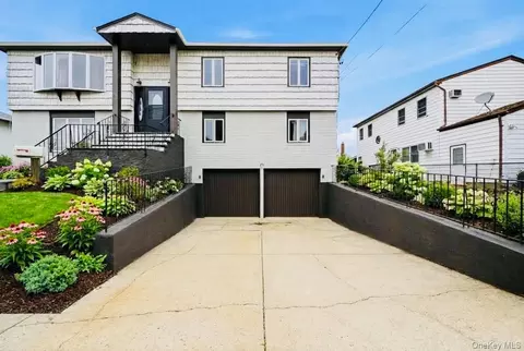 23 3rd Ave, Farmingdale, NY 11735
