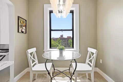 1 Franklin Ave #5F, White Plains, NY 10601