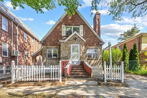 140-50 Quince Ave, Flushing, NY 11355