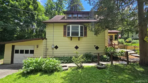 59 Becker St, Lake Peekskill, NY 10537