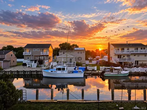 2706 Peconic Ave, Seaford, NY 11783