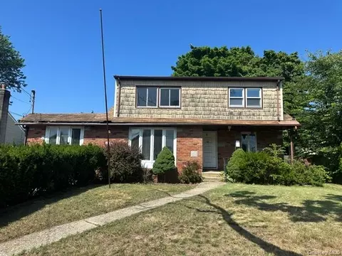 84 Herman Ave, North Babylon, NY 11703