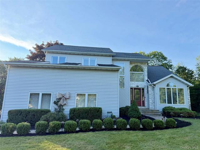 19 Staff Sgt James Parker Rd, Orangetown, NY 10913