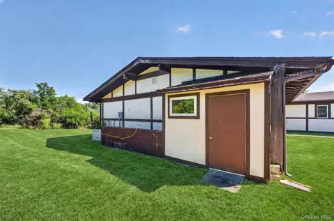 Exterior - 25 Red Mills Rd, Shawangunk, NY 12589 photo 7 of 10