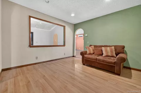 Living - 25 Red Mills Rd, Shawangunk, NY 12589 photo 2 of 6