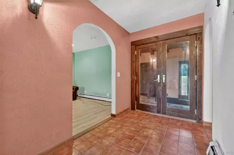 Entry Way - 25 Red Mills Rd, Shawangunk, NY 12589 photo 2 of 2